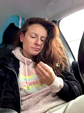 GoldenPussy1329 online show from October 27, 2025, 9:13 am