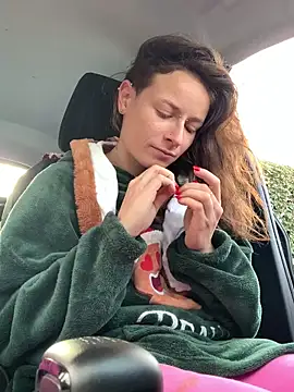 GoldenPussy1329 online show from November 17, 2025, 9:37 am