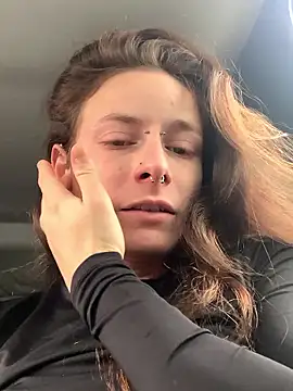 GoldenPussy1329 online show from January 7, 2026, 2:19 pm