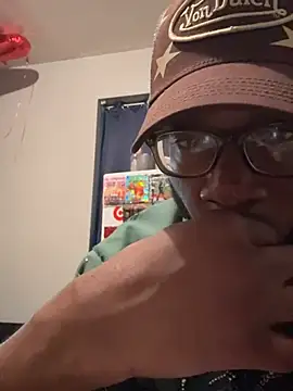 Brooklynboi478 online show from April 25, 2026, 6:49 am