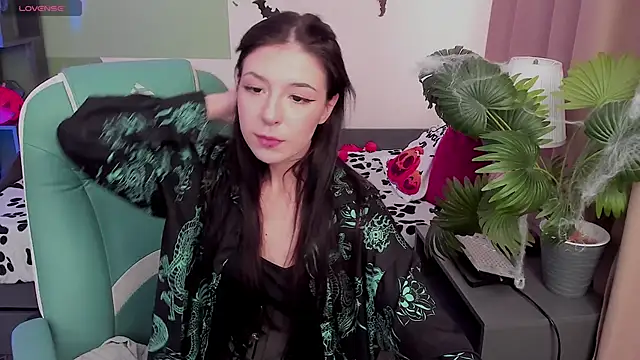 Snapshot of Azaliya_Haze chatting on October 23, 2025, 10:14 am Azaliya Haze online show from October 23, 2025, 10:14 am