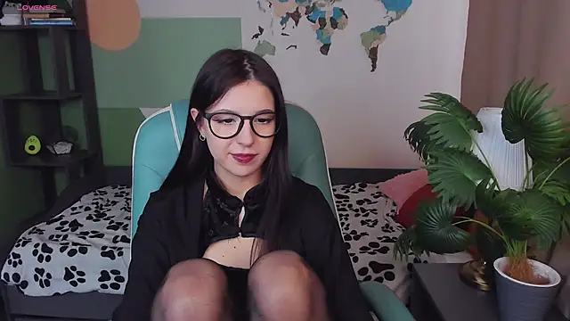 Snapshot of Azaliya_Haze chatting on November 14, 2025, 10:25 am Azaliya Haze online show from November 14, 2025, 10:25 am