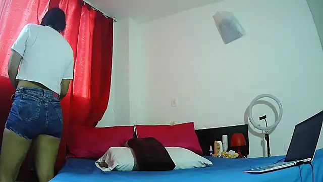 MissAsly online show from November 16, 2025, 4:34 pm