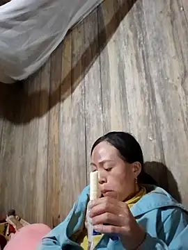 Tuyet xx online show from November 26, 2025, 4:02 am