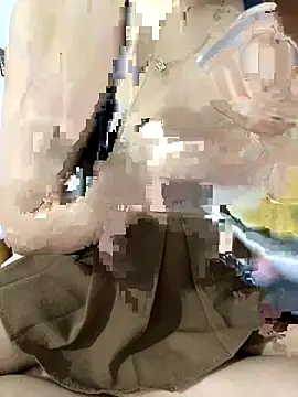 lee ly online show from November 5, 2025, 6:46 am