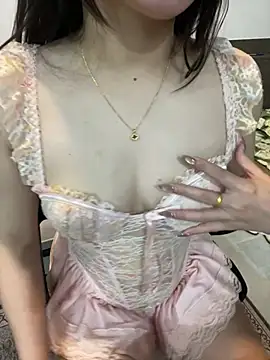 lee ly online show from April 23, 2026, 7:38 pm