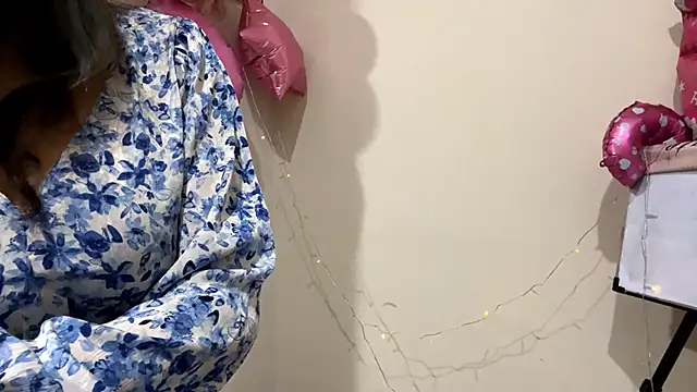 CarollFalick online show from October 30, 2025, 12:28 pm