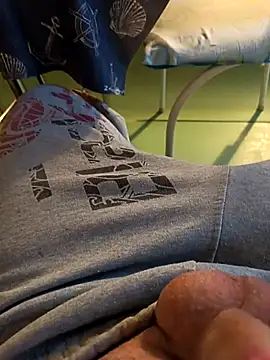 SugaryFinder1 online show from February 12, 2026, 3:07 pm