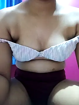 sweetysmita online show from October 6, 2025, 4:26 pm