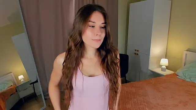 MinaRuzzo online show from October 3, 2025, 4:09 am