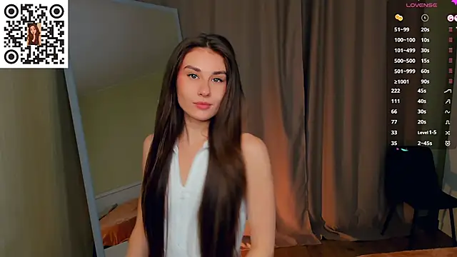 MinaRuzzo online show from November 9, 2025, 4:44 am