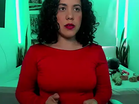 Tinawildd online show from March 25, 2026, 7:09 pm