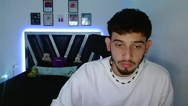 Sebasxxl12 online show from December 18, 2025, 5:57 am