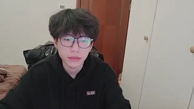 hangzi-0011 online show from December 19, 2025, 2:02 pm