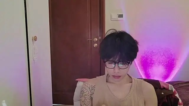 hangzi-0011 online show from March 4, 2026, 8:42 am