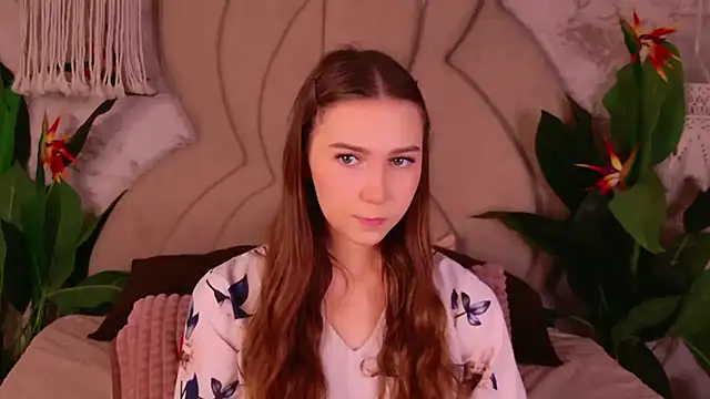 OliviaLay online show from November 7, 2025, 11:10 am