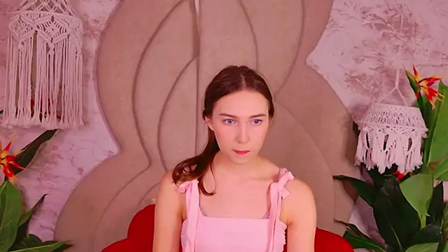 OliviaLay online show from December 4, 2025, 11:30 am