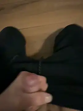 heet1998 online show from March 5, 2026, 12:12 pm