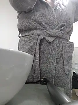 sexyguenda online show from November 17, 2025, 9:09 pm