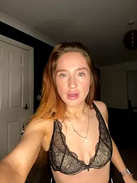 Snapshot of Cherry-L-28 chatting on October 8, 2025, 7:55 pm Cherry-L-28 online show from October 8, 2025, 7:55 pm