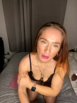 Snapshot of Cherry-L-28 chatting on October 11, 2025, 8:29 pm Cherry-L-28 online show from October 11, 2025, 8:29 pm