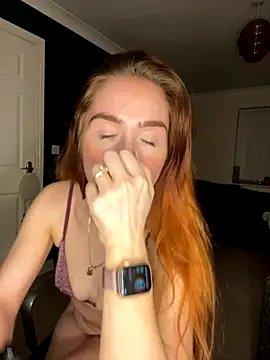 Snapshot of Cherry-L-28 chatting on October 19, 2025, 7:58 pm Cherry-L-28 online show from October 19, 2025, 7:58 pm