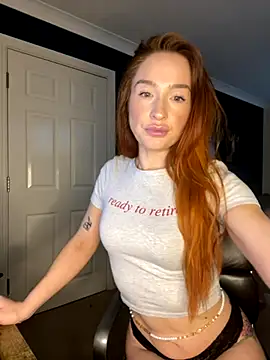 Snapshot of Cherry-L-28 chatting on November 14, 2025, 12:48 pm Cherry-L-28 online show from November 14, 2025, 12:48 pm