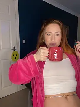 Snapshot of Cherry-L-28 chatting on November 15, 2025, 8:11 am Cherry-L-28 online show from November 15, 2025, 8:11 am