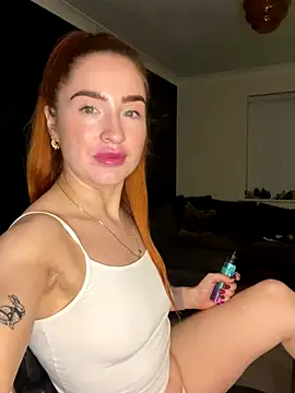 Snapshot of Cherry-L-28 chatting on November 22, 2025, 9:47 pm Cherry-L-28 online show from November 22, 2025, 9:47 pm