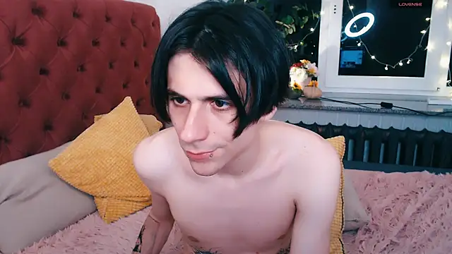 Ellis Rin online show from November 24, 2025, 7:02 pm