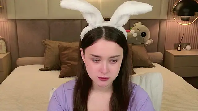 EvaSwen online show from April 7, 2026, 12:49 pm