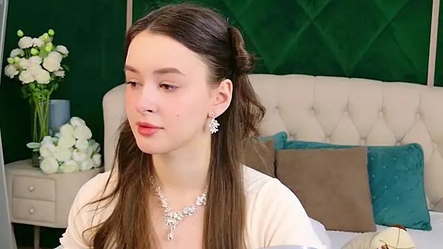 EvaSwen online show from April 15, 2026, 5:58 am