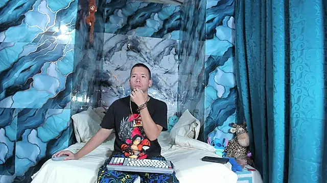 celesteyorucso1 online show from October 21, 2025, 11:16 pm