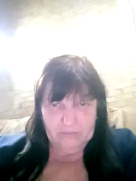 Apeesynka55211 online show from April 17, 2026, 6:55 pm