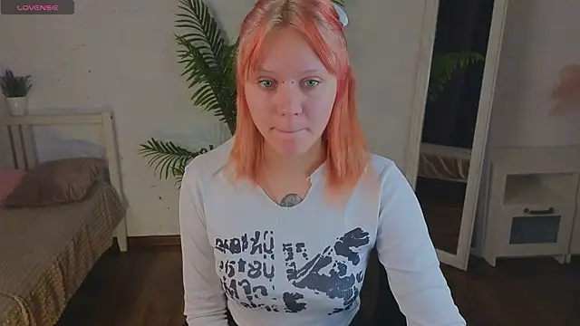 kitten murray  online show from October 15, 2025, 5:40 am