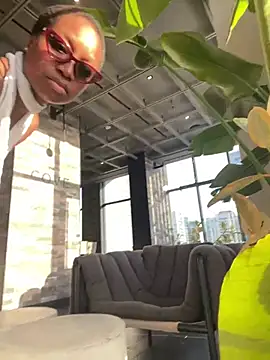 tia   fox online show from February 9, 2026, 9:41 pm