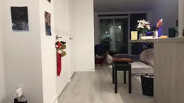 tia   fox online show from February 19, 2026, 6:42 am