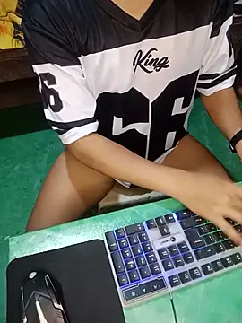 Hot cutiepie online show from July 5, 2026, 4:41 am