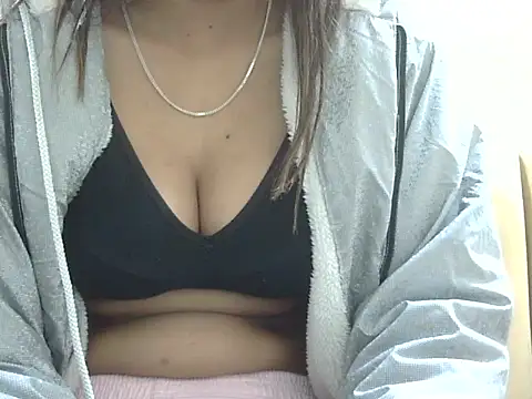 SEXY DOLL88 online show from February 4, 2026, 7:36 am