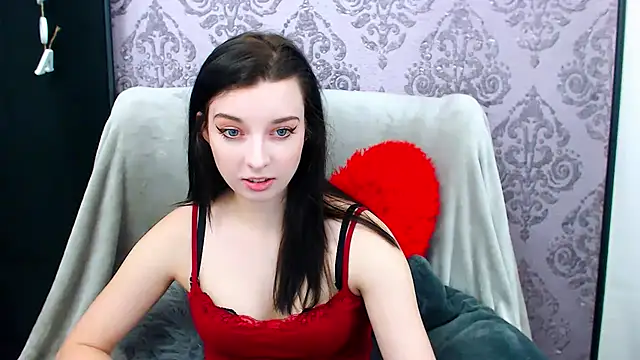 DominantLuna online show from February 5, 2026, 8:46 pm