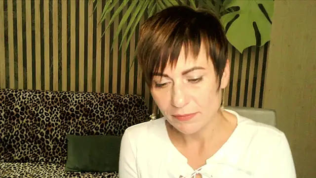 Ashley Brookss online show from October 10, 2025, 3:22 pm