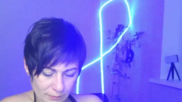 Ashley Brookss online show from November 8, 2025, 10:08 pm