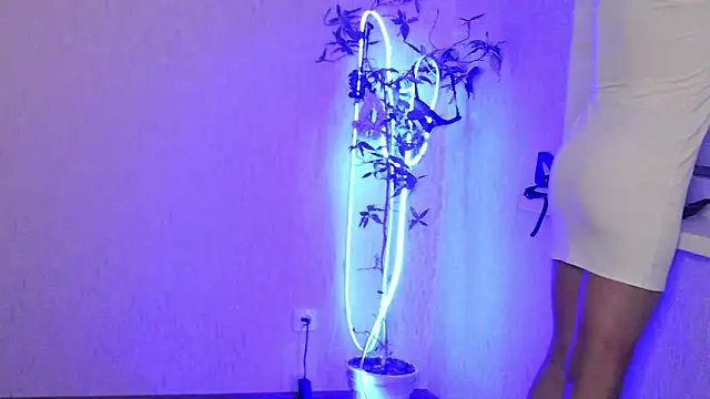 Ashley Brookss online show from December 5, 2025, 3:30 pm