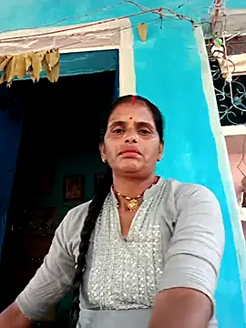 Mohni cute online show from November 18, 2025, 7:35 am