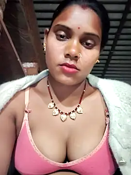 Katrina kaif143 online show from February 17, 2026, 3:19 pm