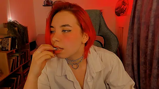 MarcelineChi online show from December 15, 2025, 11:47 am