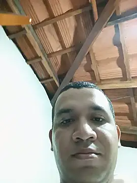 Roberto27051 online show from June 4, 2026, 3:12 am