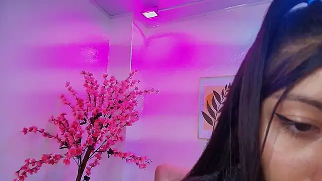 Gabriela milani online show from October 8, 2025, 11:30 am