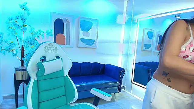 Gabriela milani online show from November 4, 2025, 11:31 am