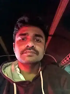 puneriboy32 online show from November 14, 2025, 4:17 pm